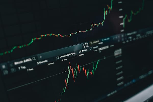 深度解析：5年期国开债1.515%下行，金价影响几何